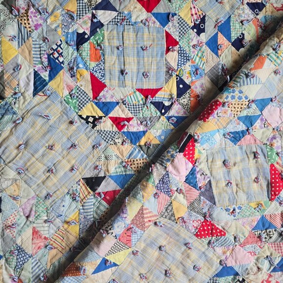 Handsewn Quilt Feedsack Crown of Thorns Red Back Tied Needs Repair Twin Size VTG - Picture 2 of 16